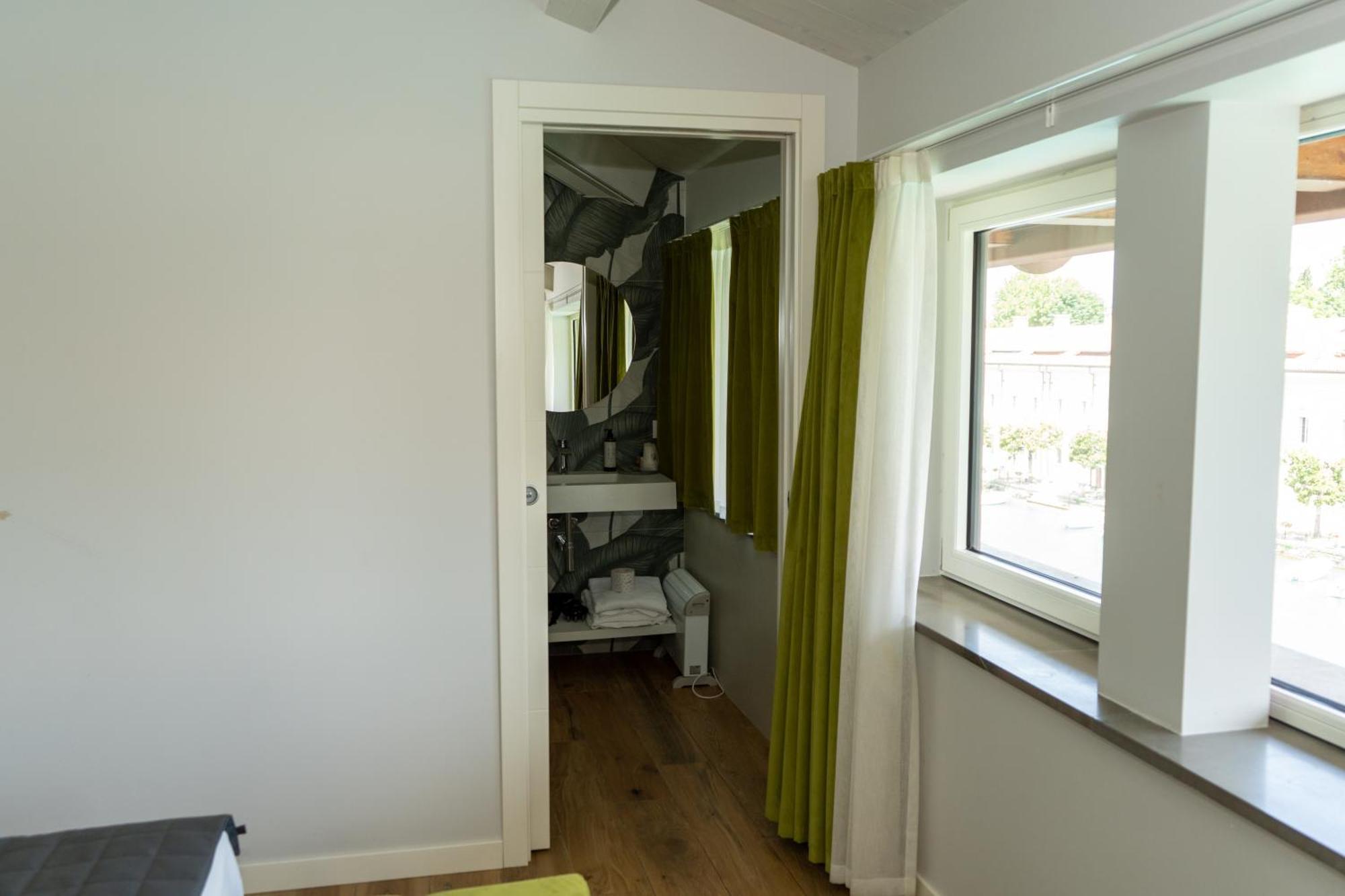 C House Rooms Lake Peschiera del Garda Exterior foto