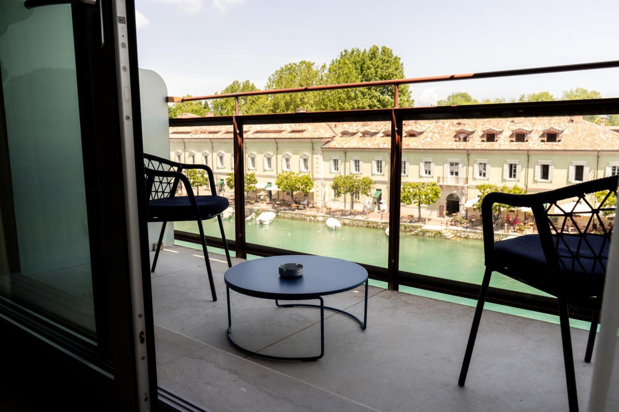 C House Rooms Lake Peschiera del Garda Exterior foto